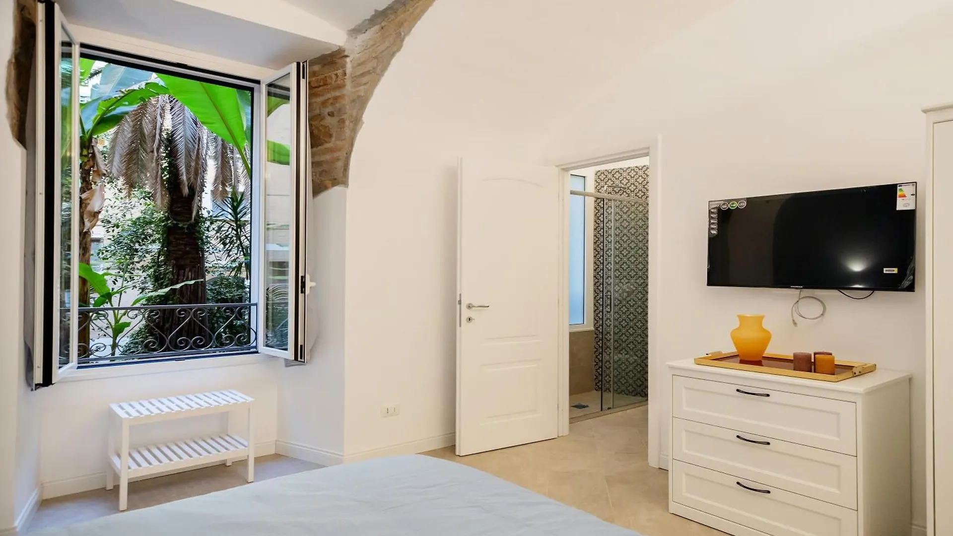 Live Roma - Chez Le Roi Luxury Apartment Italy